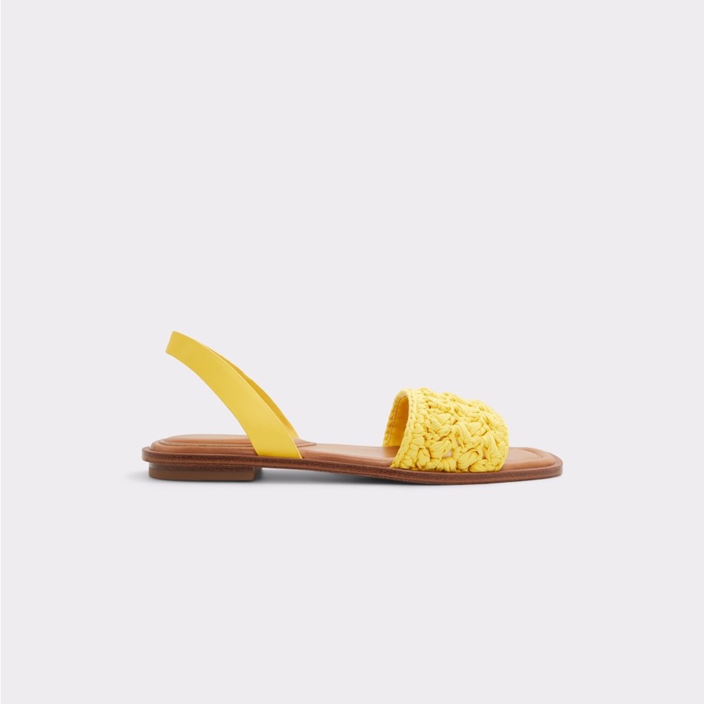 Flat sandals